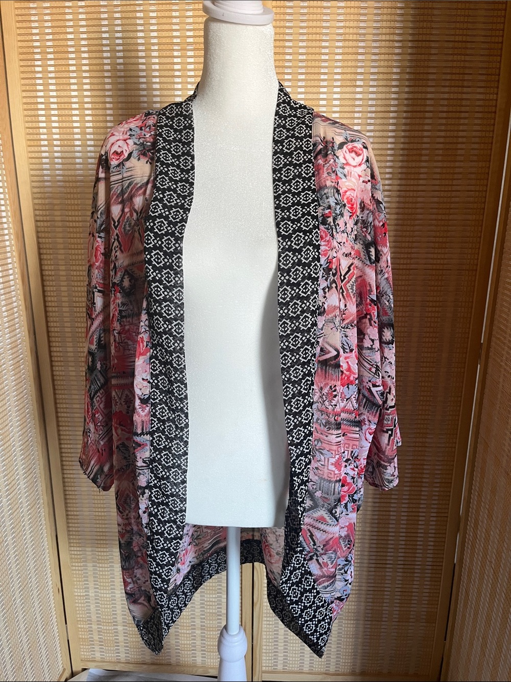 Haute Monde coverup - Picture 2 of 7